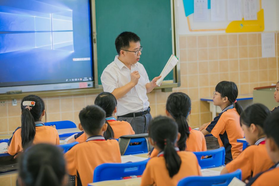 The Future of Education: Innovations and Trends Shaping Learning