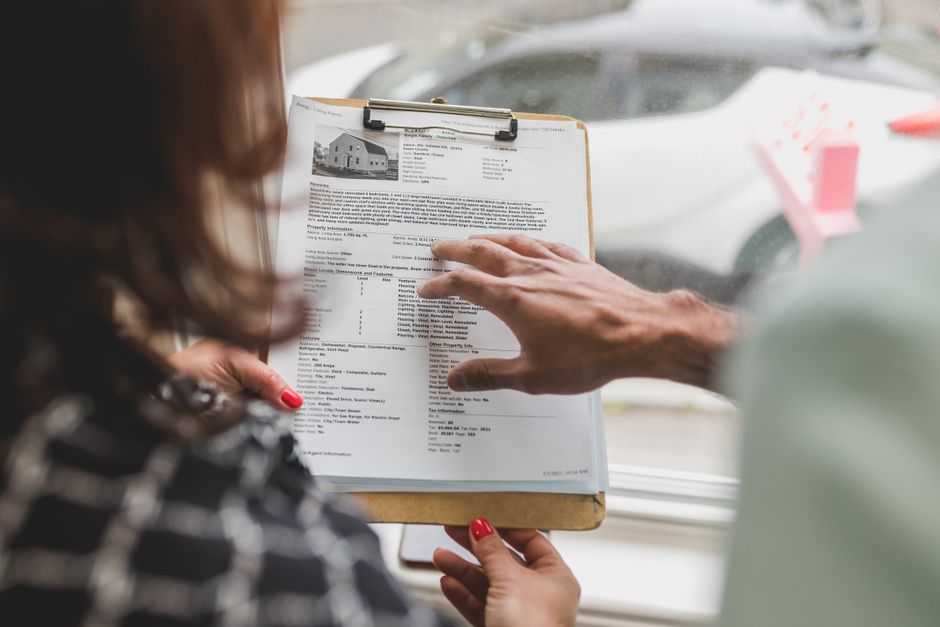 Understanding the Role of a Real Estate Agent in Today’s Market