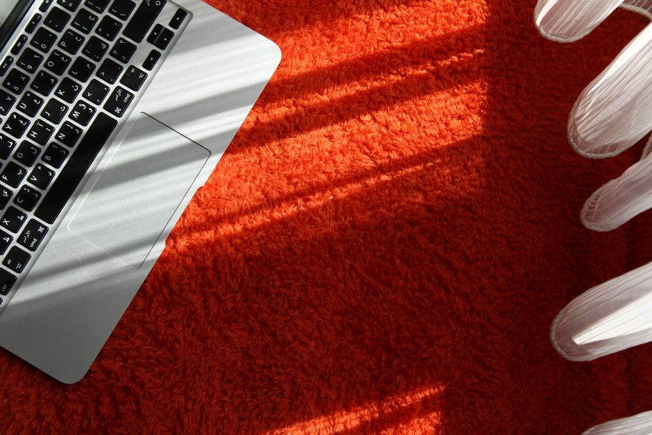 ¿Cuánto cuesta limpiar moquetas? Guía completa de precios y servicios