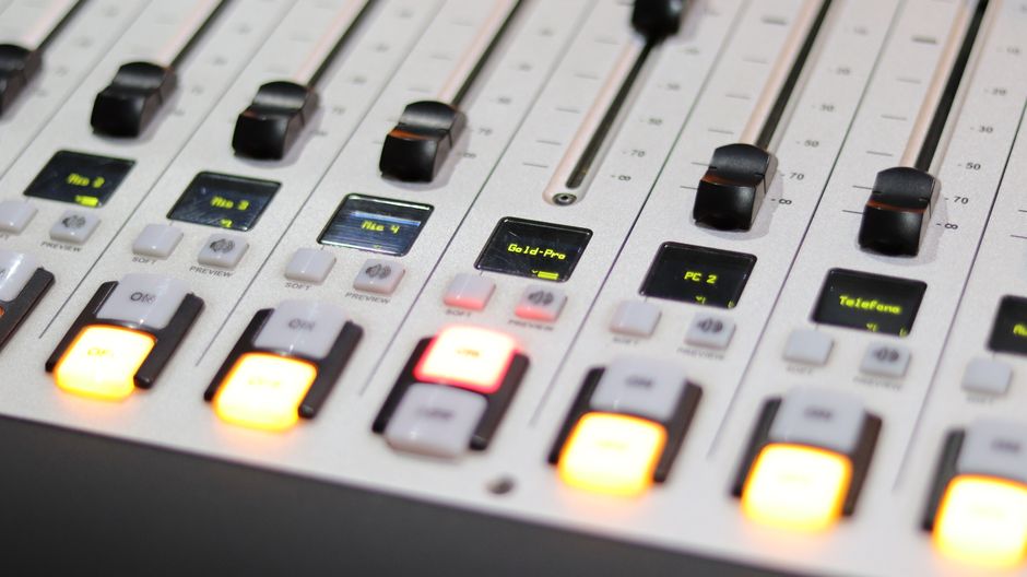 Unlocking Creativity: The Benefits of Recording Studio Rentals